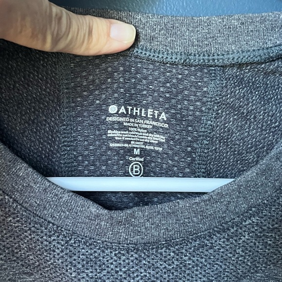 Athleta Fitted Shirt Gray size medium. 1079 - Picture 2 of 3